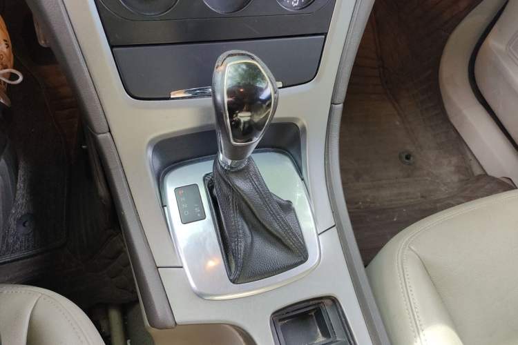 Used Ford Mondeo 2013 2.3L Fashion Edition Gear Lever