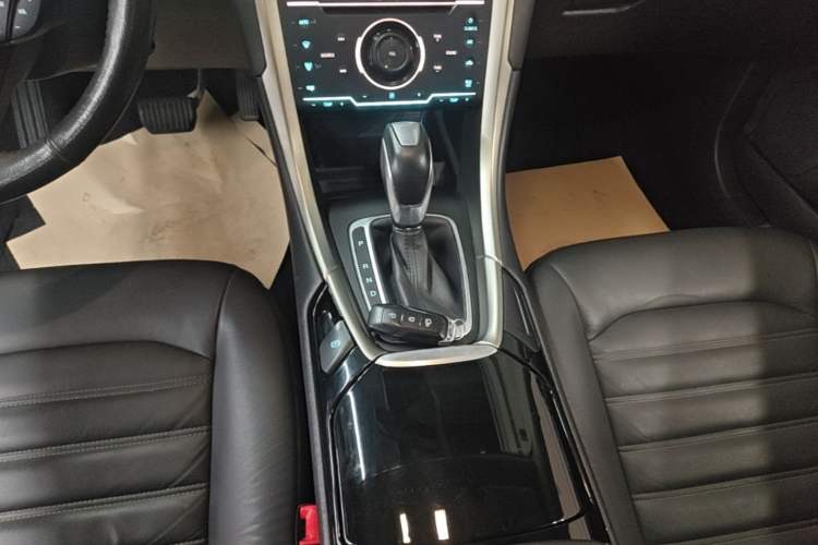Used Ford Mondeo 2013 2.0L GTDi 200 Fashion Edition Gear Lever