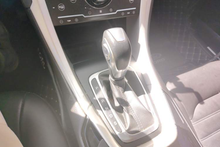 Used Ford Mondeo 2013 1.5L GTDi180 Fashion Edition Gear Lever