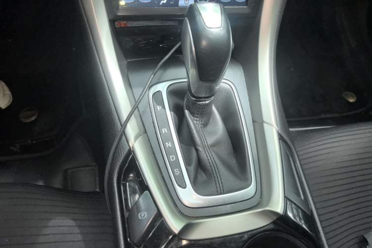 Used Ford Mondeo 2013 2.0L GTDi 200 Fashion Edition Gear Lever