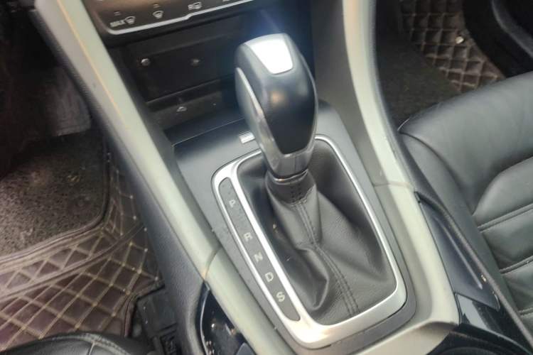 Used Ford Mondeo 2013 2.0L GTDi 200 Luxury Model Gear Lever
