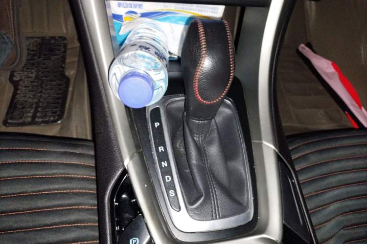 Used Ford Mondeo 2013 2.0L GTDi 200 Fashion Edition Gear Lever