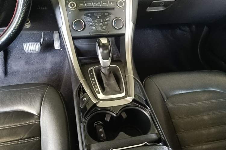Used Ford Mondeo 2013 2.0L GTDi 200 Fashion Edition Gear Lever