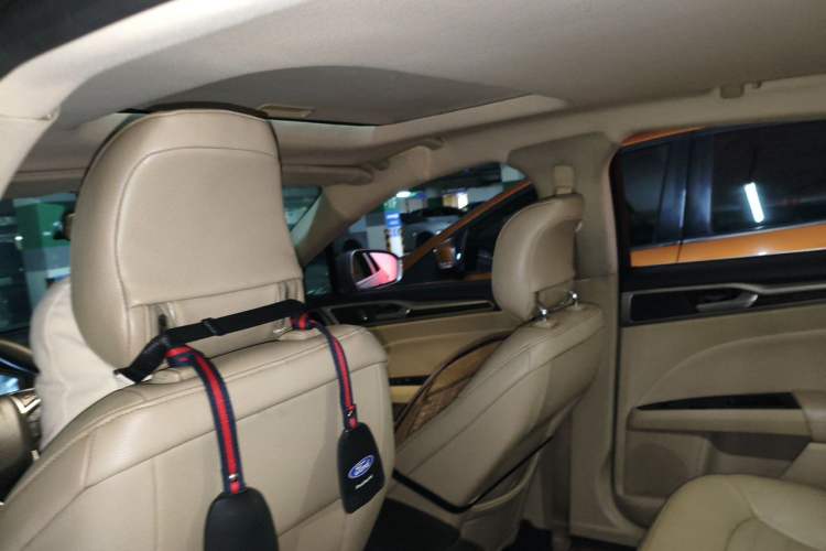 Used Ford Mondeo 2013 2.0L GTDi 200 Luxury Model Headliner