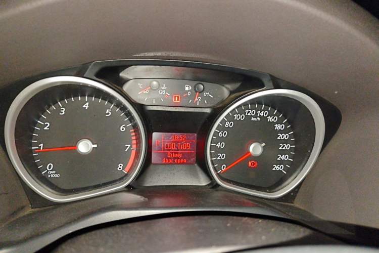 Used Ford Mondeo 2013 2.3L Fashion Edition Instrument Cluster