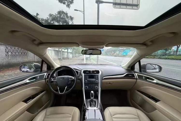 Used Ford Mondeo 2013 2.0L GTDi 200 Fashion Edition Interior 1
