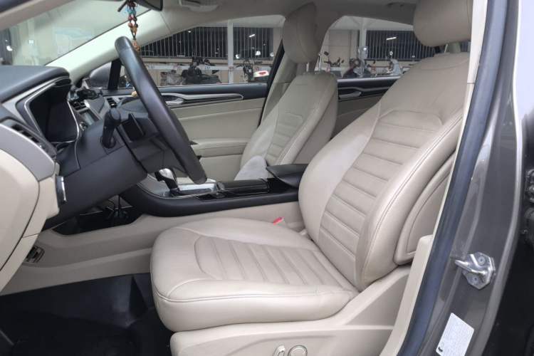 Used Ford Mondeo 2013 2.0L GTDi 200 Fashion Edition Left Front Seat