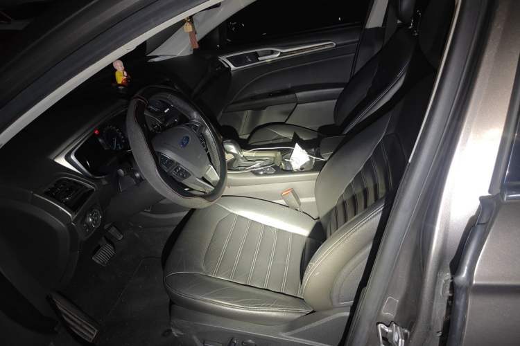 Used Ford Mondeo 2013 2.0L GTDi 200 Fashion Edition Left Front Seat
