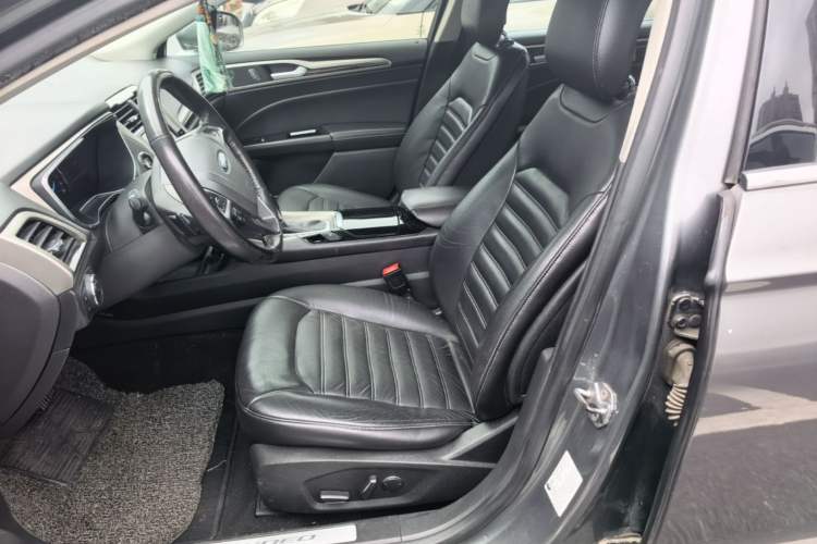 Used Ford Mondeo 2013 2.0L GTDi 200 Luxury Model Left Front Seat