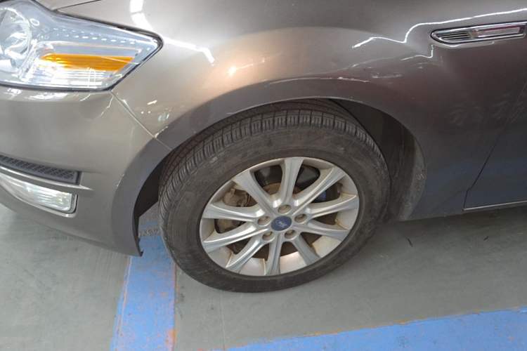 Used Ford Mondeo 2013 2.3L Fashion Edition Left Front Wheel Hub
