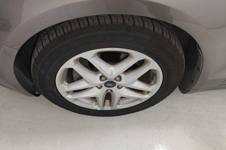Used Ford Mondeo 2013 1.5L GTDi180 Fashion Edition Left Front Wheel Hub