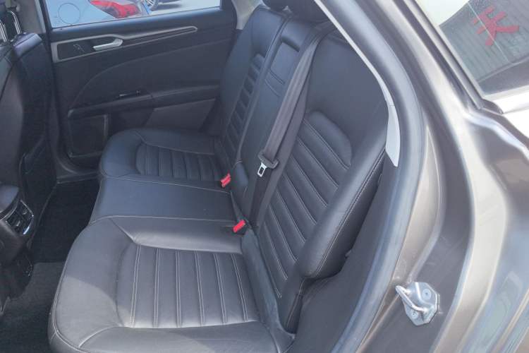 Used Ford Mondeo 2013 2.0L GTDi 200 Fashion Edition Left Rear Seat