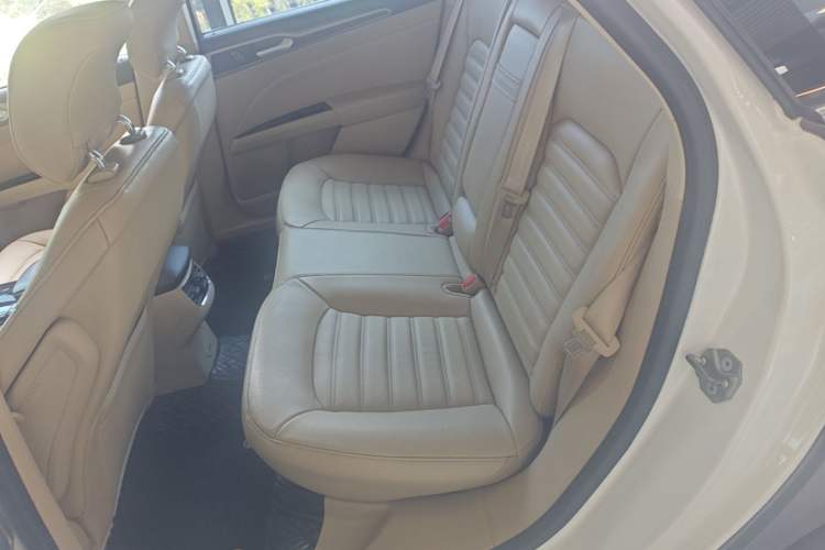Used Ford Mondeo 2013 2.0L GTDi 200 Luxury Model Left Rear Seat