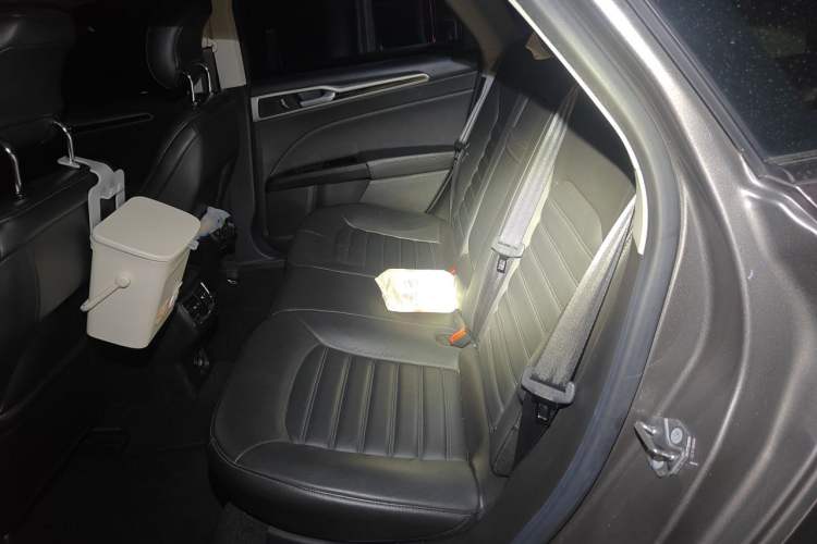 Used Ford Mondeo 2013 2.0L GTDi 200 Fashion Edition Left Rear Seat