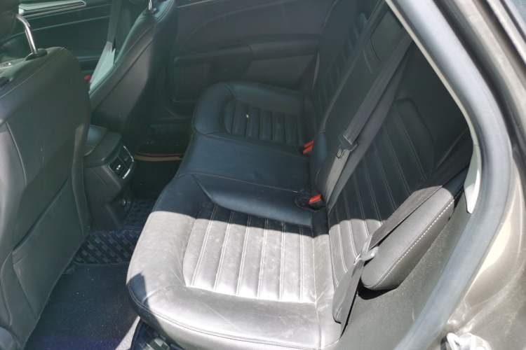 Used Ford Mondeo 2013 2.0L GTDi 200 Luxury Model Left Rear Seat