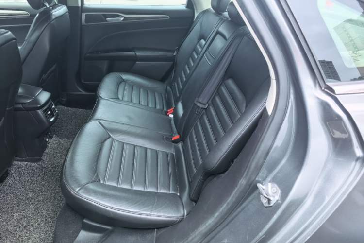 Used Ford Mondeo 2013 2.0L GTDi 200 Luxury Model Left Rear Seat