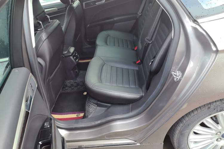 Used Ford Mondeo 2013 2.0L GTDi 200 Luxury Model Left Rear Seat