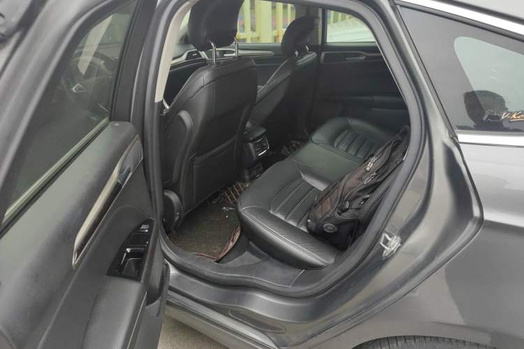 Used Ford Mondeo 2013 2.0L GTDi 200 Luxury Model Left Rear Seat