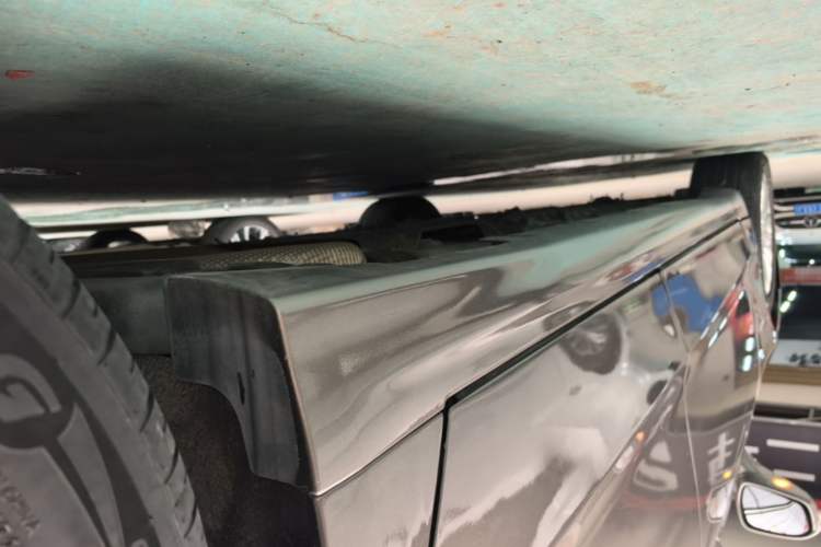 Used Ford Mondeo 2013 2.0L GTDi 200 Fashion Edition Left Side Sill