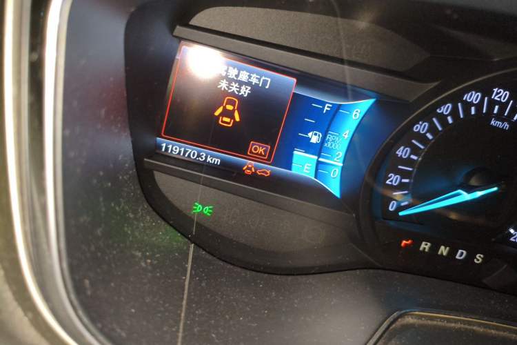 Used Ford Mondeo 2013 2.0L GTDi 200 Luxury Model Odometer Close Up