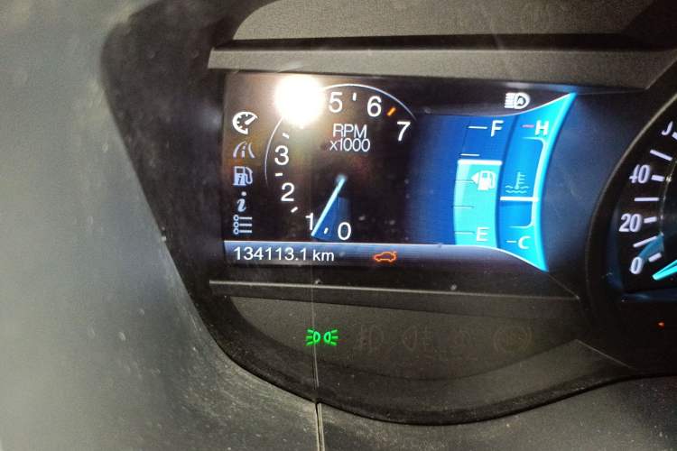 Used Ford Mondeo 2013 2.0L GTDi 200 Luxury Model Odometer Close Up