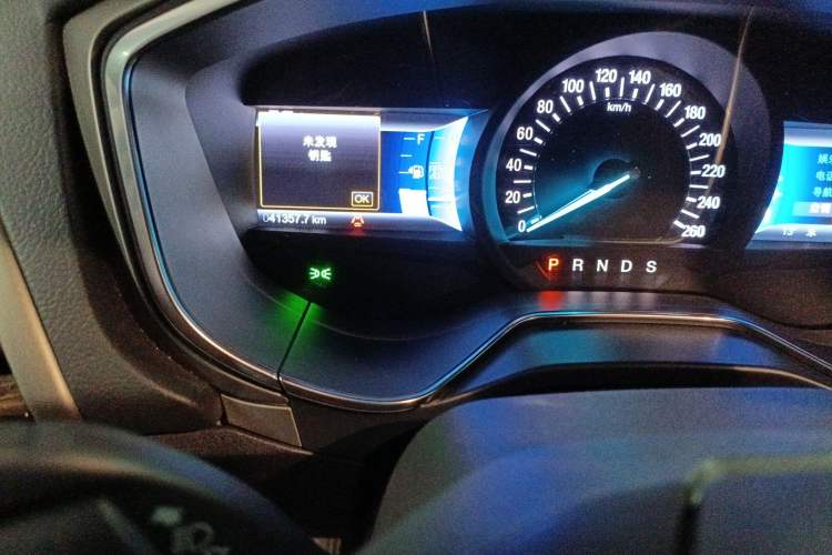 Used Ford Mondeo 2013 2.0L GTDi 200 Luxury Model Odometer Close Up