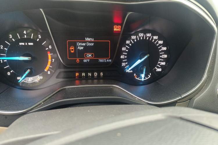 Used Ford Mondeo 2013 2.0L GTDi 200 Fashion Edition Odometer Close Up