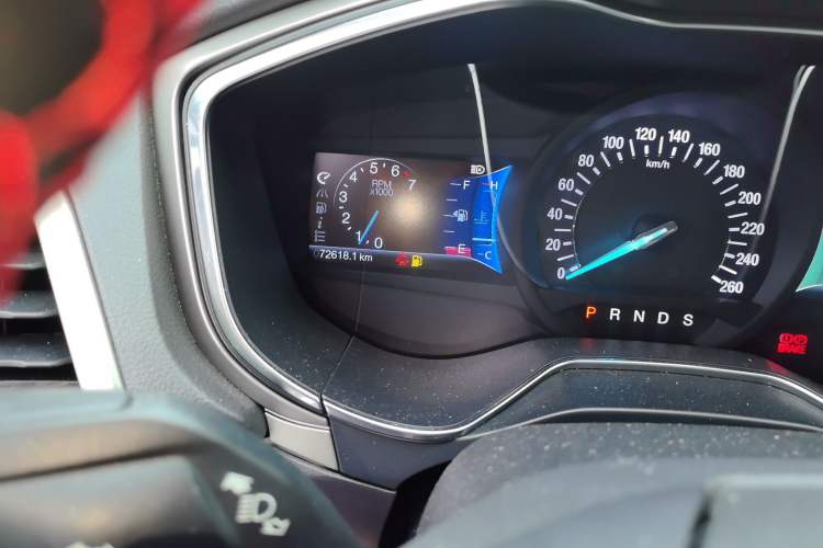 Used Ford Mondeo 2013 2.0L GTDi 200 Luxury Model Odometer Close Up