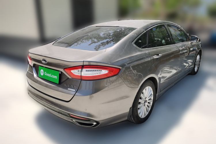 Used Ford Mondeo 2013 2.0L GTDi 200 Luxury Model Rear Right 45 Deg