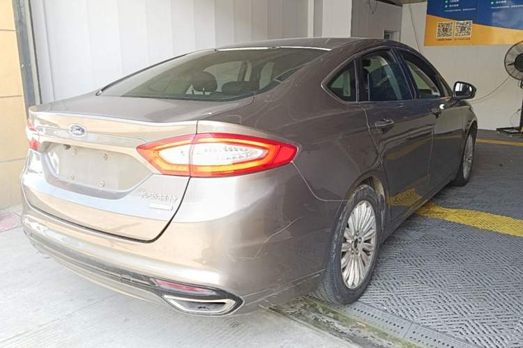 Used Ford Mondeo 2013 2.0L GTDi 200 Fashion Edition Rear Right 45 Deg