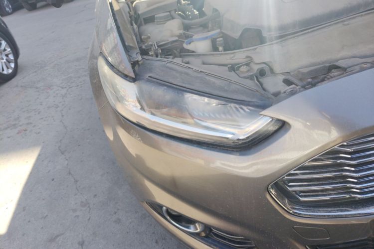 Used Ford Mondeo 2013 2.0L GTDi 200 Fashion Edition Right Front Headlight