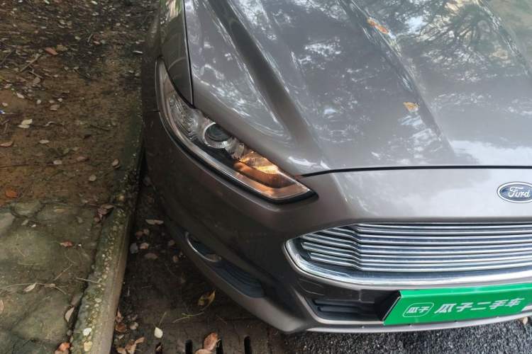 Used Ford Mondeo 2013 1.5L GTDi180 Comfort Model Right Front Headlight