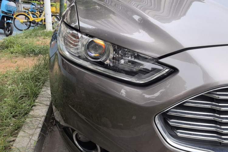 Used Ford Mondeo 2013 2.0L GTDi 200 Fashion Edition Right Front Headlight