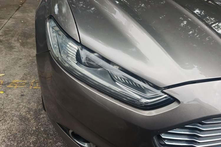 Used Ford Mondeo 2013 2.0L GTDi240 Luxury Sport Model Right Front Headlight