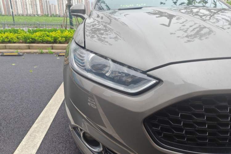 Used Ford Mondeo 2013 2.0L GTDi 200 Fashion Edition Right Front Headlight
