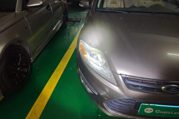 Used Ford Mondeo 2013 2.3L Fashion Edition Right Front Headlight