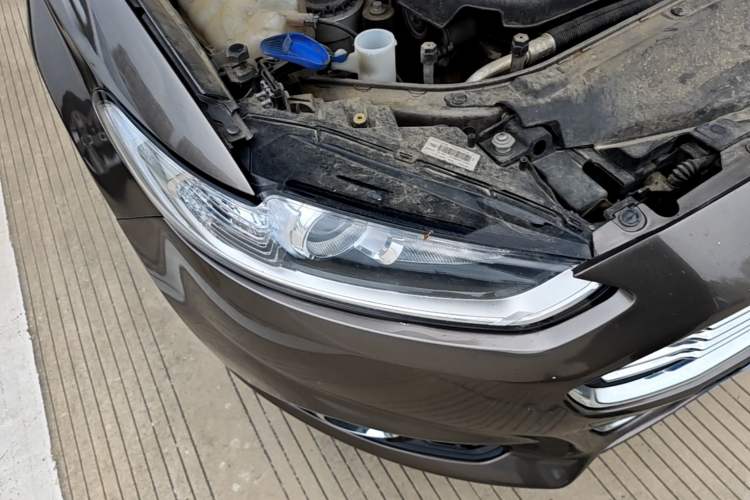 Used Ford Mondeo 2013 2.0L GTDi 200 Fashion Edition Right Front Headlight