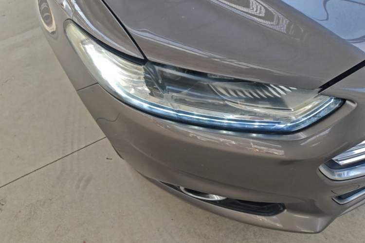 Used Ford Mondeo 2013 2.0L GTDi 200 Fashion Edition Right Front Headlight