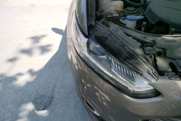 Used Ford Mondeo 2013 2.0L GTDi 200 Luxury Model Right Front Headlight