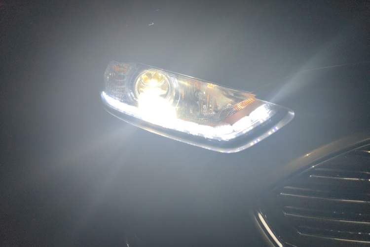 Used Ford Mondeo 2013 1.5L GTDi180 Fashion Edition Right Front Headlight