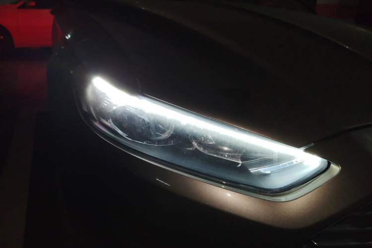 Used Ford Mondeo 2013 1.5L GTDi180 Fashion Edition Right Front Headlight