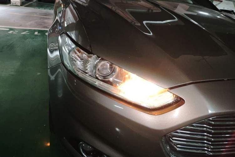 Used Ford Mondeo 2013 2.0L GTDi 200 Fashion Edition Right Front Headlight