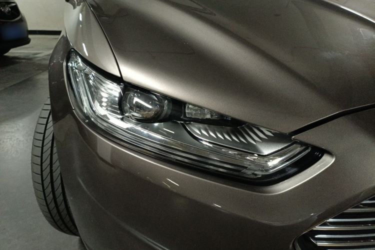 Used Ford Mondeo 2013 2.0L GTDi 200 Luxury Model Right Front Headlight
