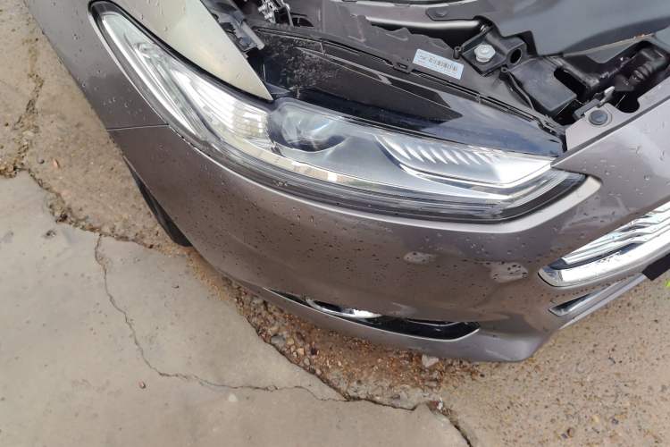 Used Ford Mondeo 2013 2.0L GTDi 200 Luxury Model Right Front Headlight