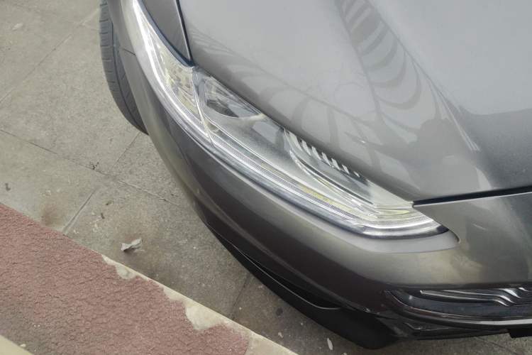 Used Ford Mondeo 2013 2.0L GTDi 200 Luxury Model Right Front Headlight