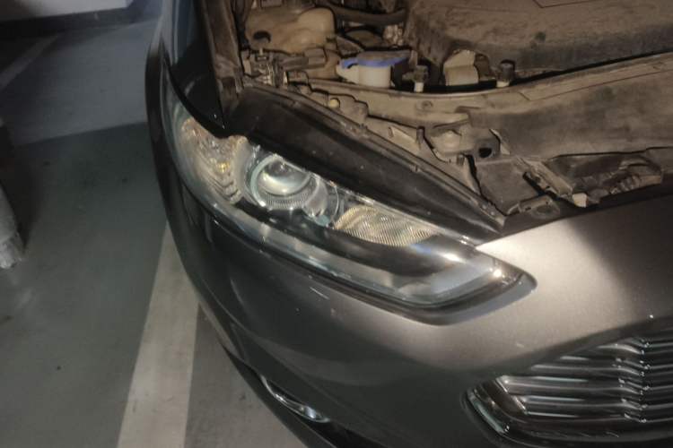 Used Ford Mondeo 2013 2.0L GTDi 200 Fashion Edition Right Front Headlight