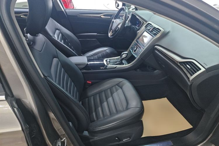 Used Ford Mondeo 2013 2.0L GTDi 200 Fashion Edition Right Front Seat