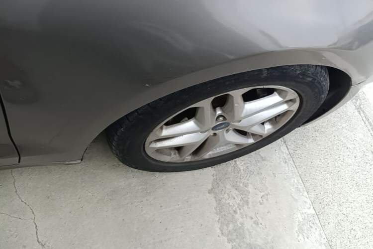 Used Ford Mondeo 2013 1.5L GTDi180 Fashion Edition Right Front Wheel Hub