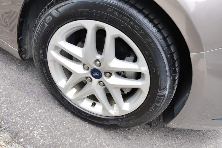 Used Ford Mondeo 2013 1.5L GTDi180 Fashion Edition Right Front Wheel Hub