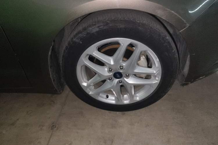 Used Ford Mondeo 2013 1.5L GTDi180 Fashion Edition Right Front Wheel Hub